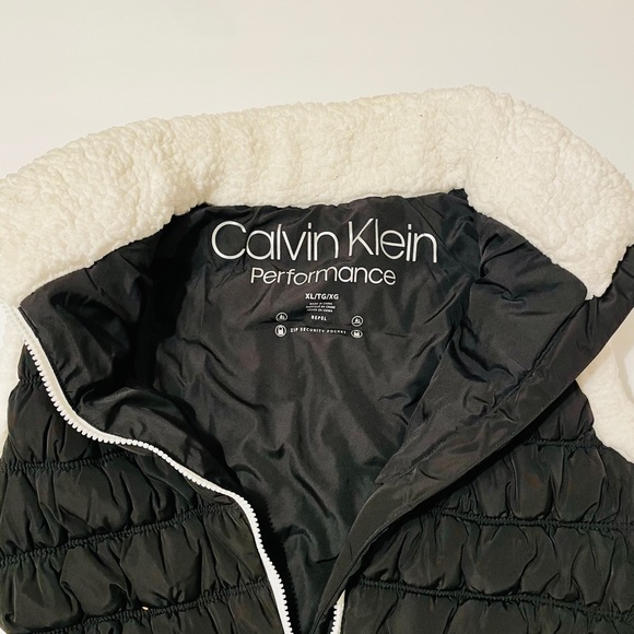 Kalvin Klein !!!! - Picture 4 of 6